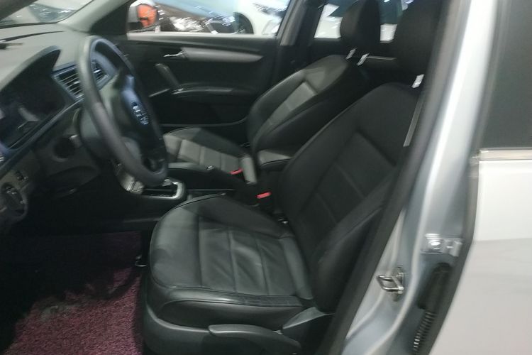 大众 朗逸 2013款 改款经典 1.6L 自动舒适版中控内饰19