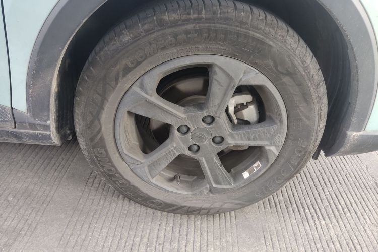 吉利几何E萤火虫 2024款 401km 萤光车身外观10