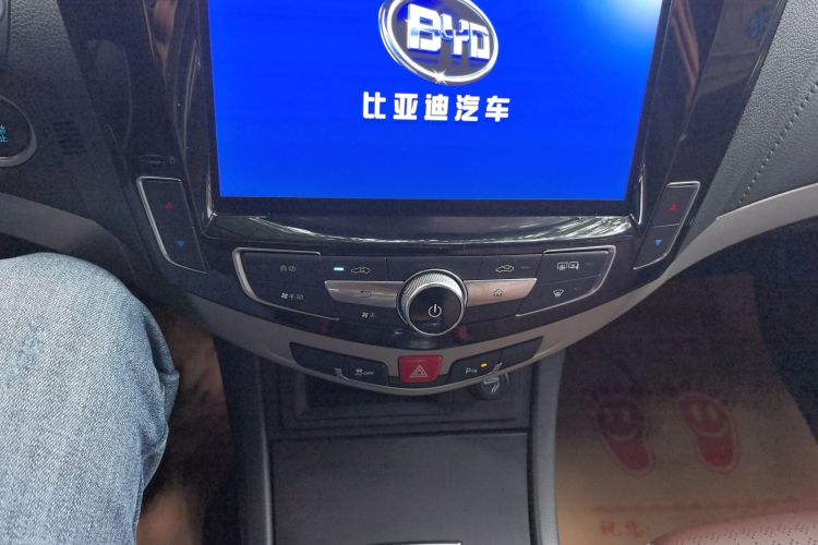 比亚迪S7 2017款 1.5T 手动尊贵型中控内饰16
