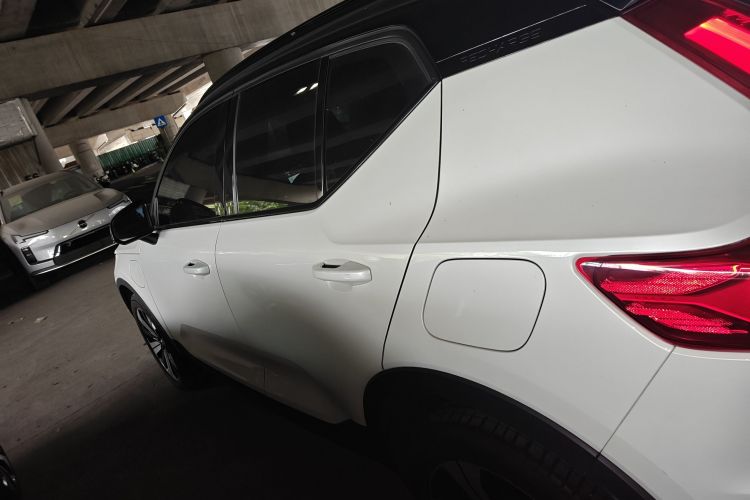 沃尔沃XC40新能源 2023款 长续航版 PRO车身外观4