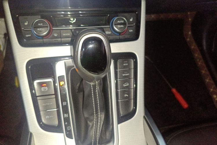 吉利汽车 博越 2018款 1.8TD 自动两驱智联型4G互联版中控内饰18