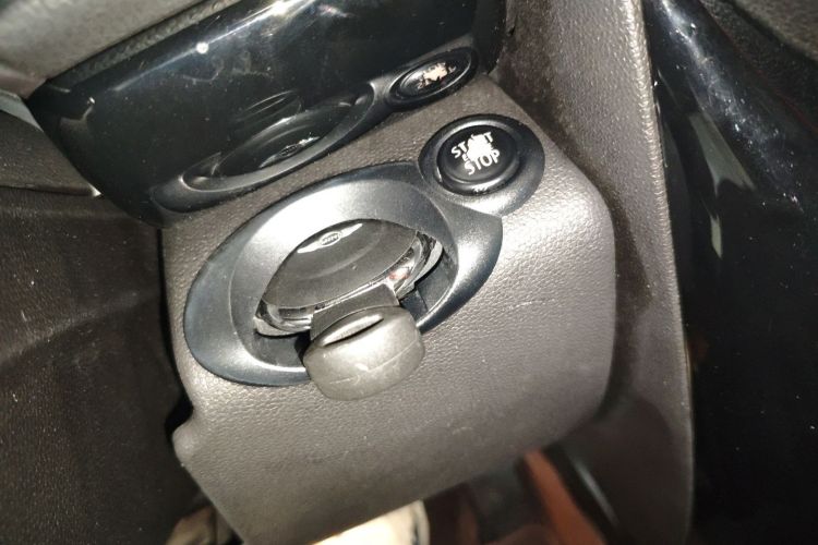 MINI Countryman 2014款 1.6T COOPER ALL4 Excitement中控内饰11