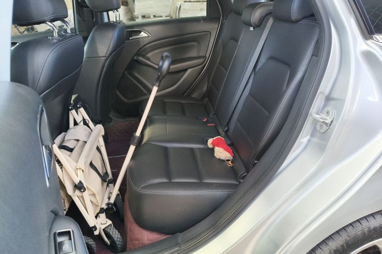 奔驰B级 2015款 B 200 时尚型中控内饰7004