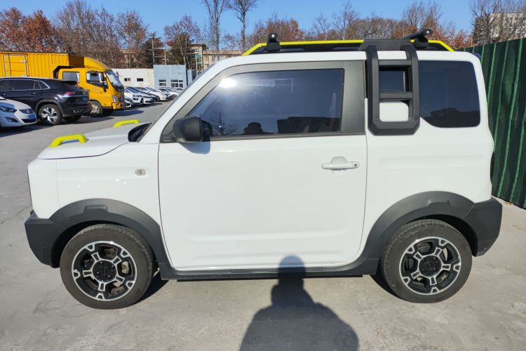 吉利银河 2024款 200km 熊猫骑士车身外观4