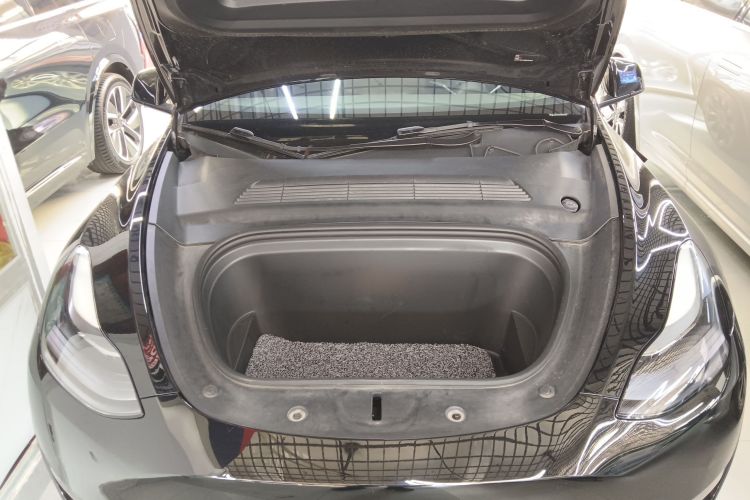 特斯拉 Model Y 2021款 标准续航后驱版局部细节24