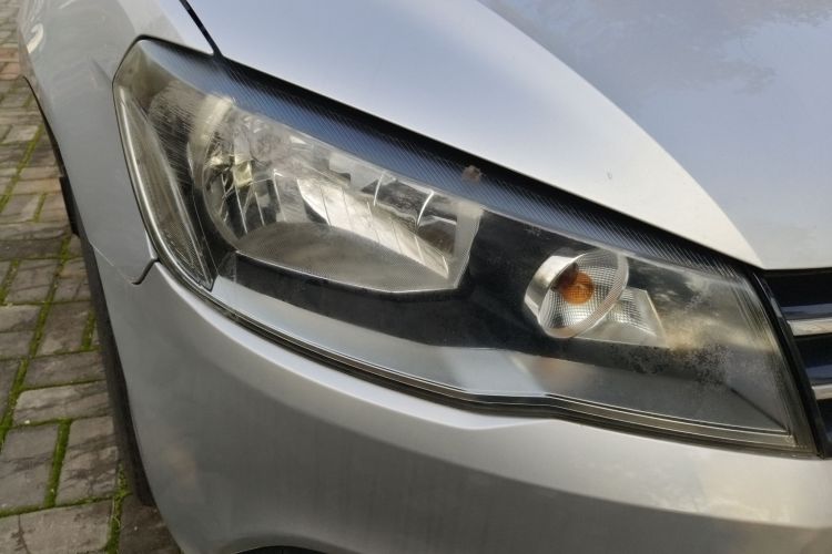 大众 捷达 2015款 质惠版 1.6L 自动舒适型车身外观8