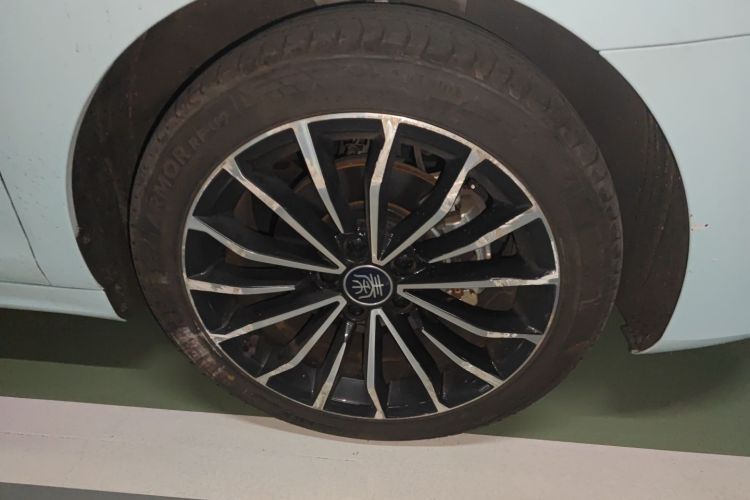 比亚迪 秦PLUS 2023款 冠军版 EV 610KM卓越型车身外观10