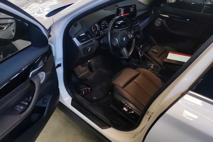 宝马X1 2021款 改款 sDrive25Li 领先型中控内饰20