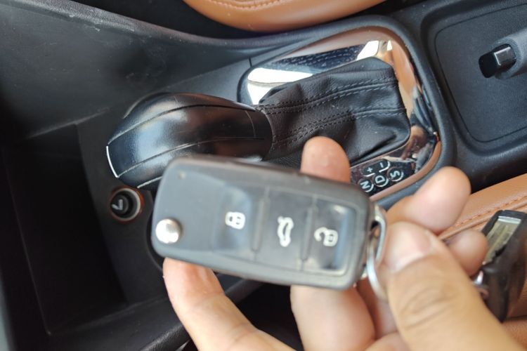 大众 Polo 2013款 1.6L 自动舒适版中控内饰11