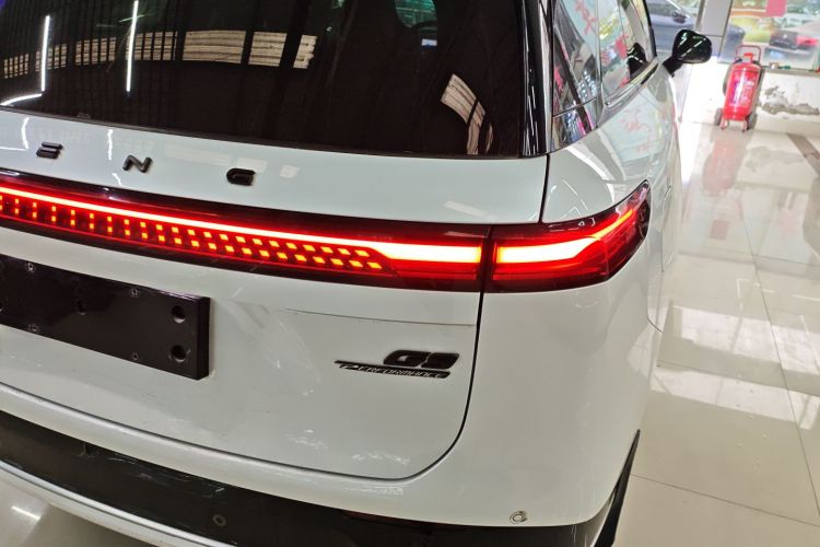 小鹏G9 2022款 702 Pro车身外观9