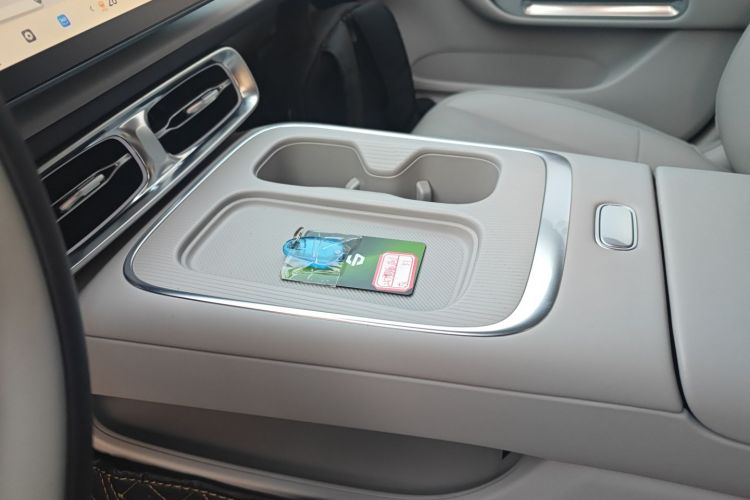 零跑汽车 零跑B01 2025款 650激光雷达版中控内饰7001