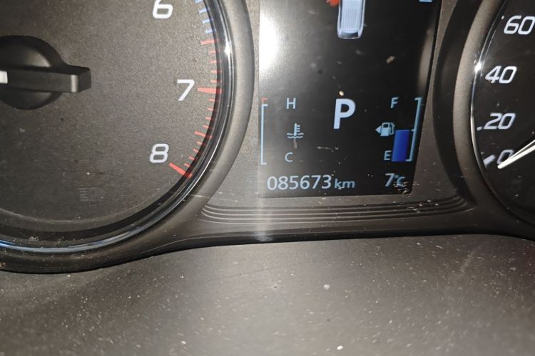 三菱 欧蓝德 2018款 2.4L 四驱豪华版 7座中控内饰15