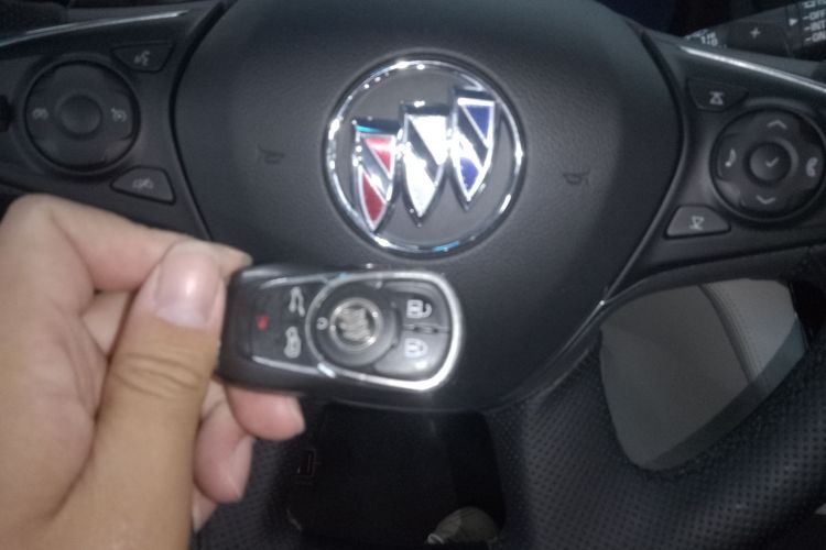 别克GL8 2023款 ES陆尊 舒适型中控内饰11