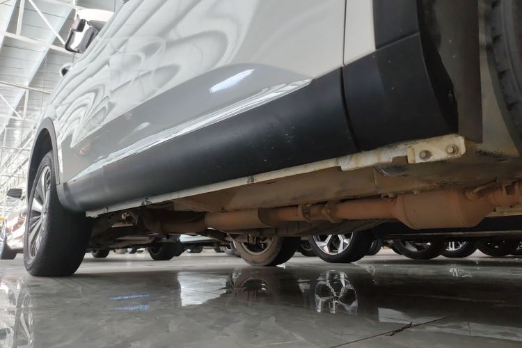 哈弗F7x 2019款 2.0T 两驱极智潮玩版机舱底盘29