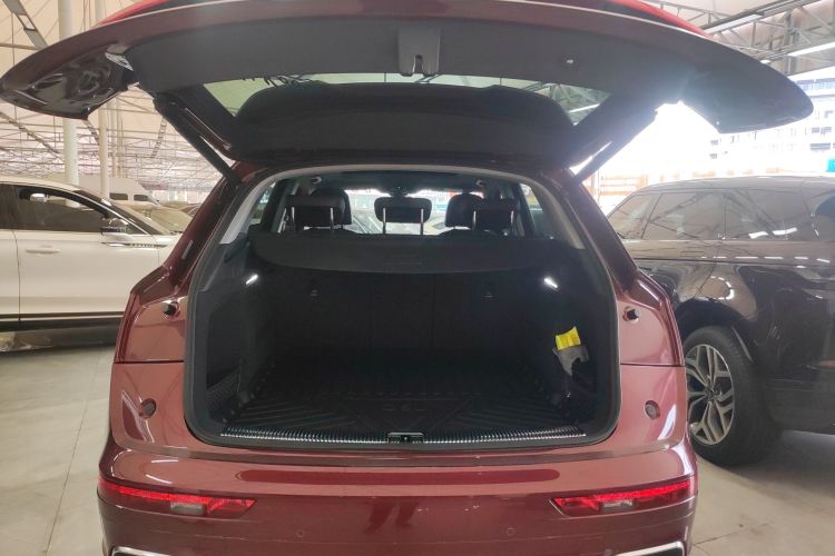 奥迪Q5L 2018款 45 TFSI 尊享时尚型 国VI机舱底盘23