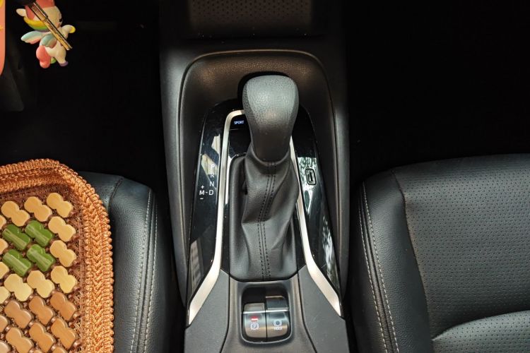 丰田 卡罗拉 2019款 1.2T S-CVT GL先锋版中控内饰18