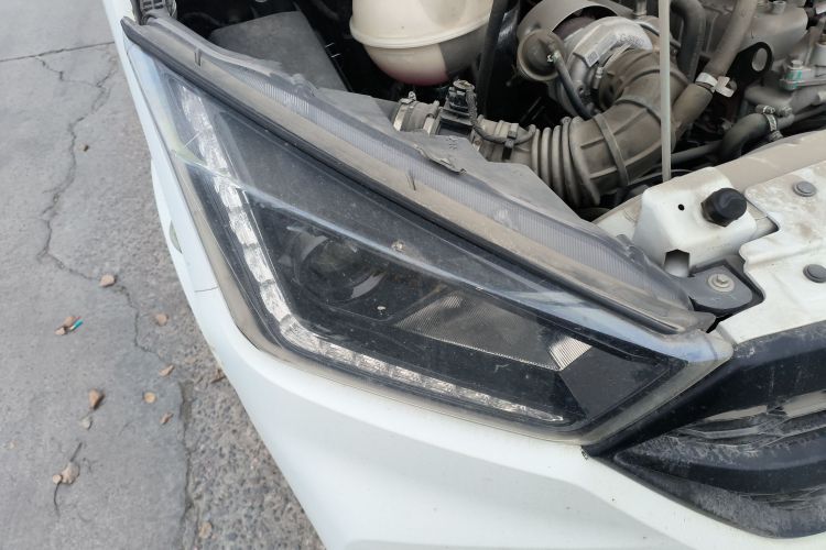 江铃 特顺 2021款 2.8T空间王金牛款长轴中高顶后单胎-踏6座柴油国VI JX493车身外观8