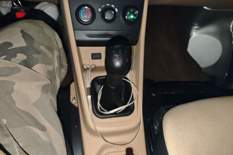 长安跨越 跨越星V3 2023款 1.5L汽油畅享型5座客车中控内饰18