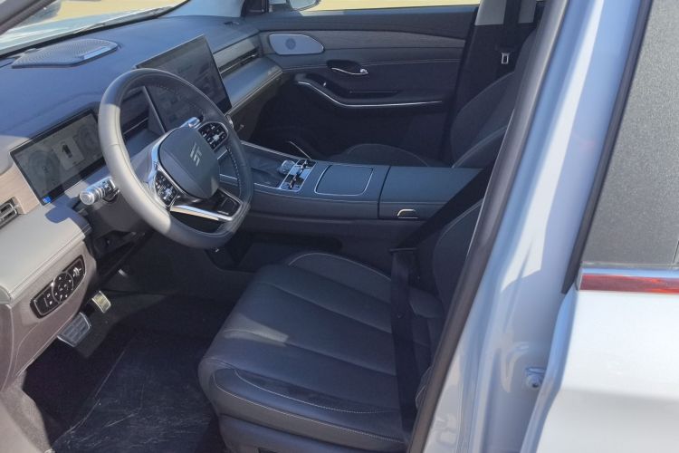 捷途山海L9 2025款 1.5TD 2DHT 旗舰版 6座中控内饰19