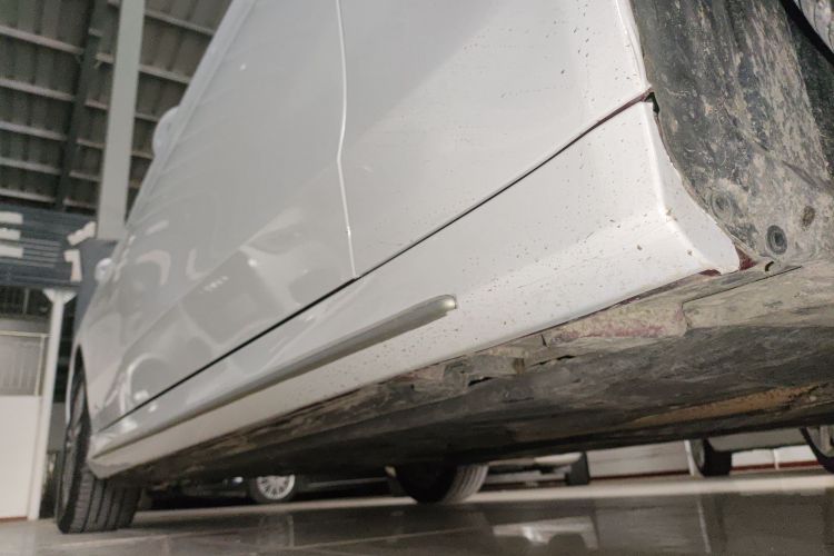 奔驰C级 2020款 C 200 L 时尚型运动版局部细节9001