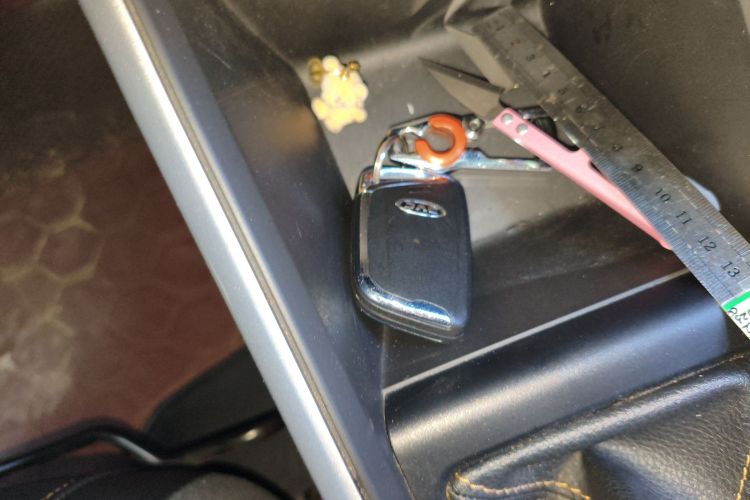 江汽集团 瑞风S4 2019款 1.6L 手动超越型中控内饰7001