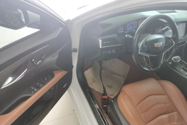 凯迪拉克CT6 2016款 28T 领先型中控内饰7003