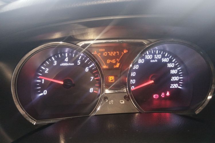 日产 骊威 2013款 劲锐 1.6XL CVT舒适版局部细节14