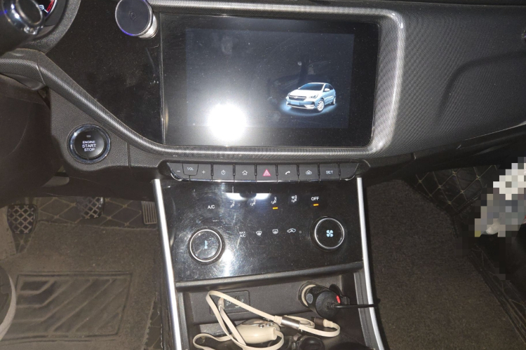 奇瑞 艾瑞泽5 2019款 1.5L 手动自在版 国V中控内饰16