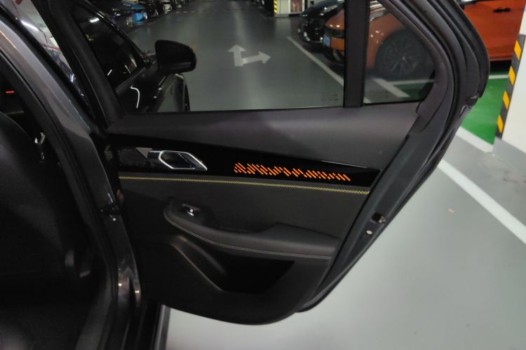 领克03 2023款 2.0TD DCT劲Pro中控内饰7006