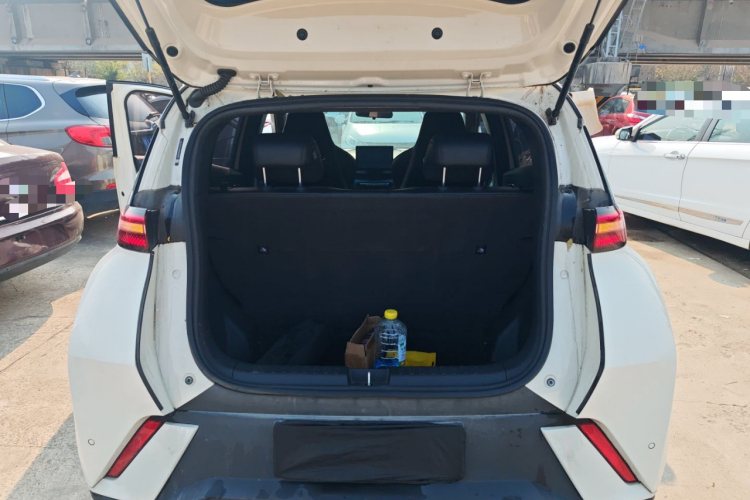 比亚迪 海鸥 2023款 活力版机舱底盘23