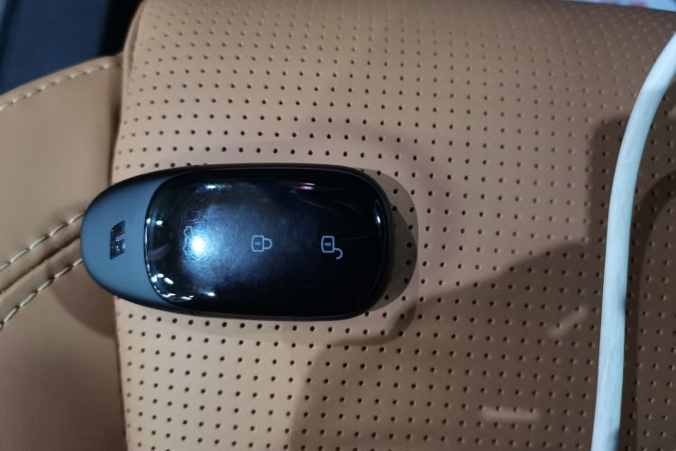 理想汽车 理想ONE 2021款 增程6座版中控内饰11