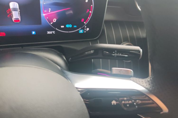 奔驰C级 2022款 改款 C 260 L 皓夜运动版局部细节18