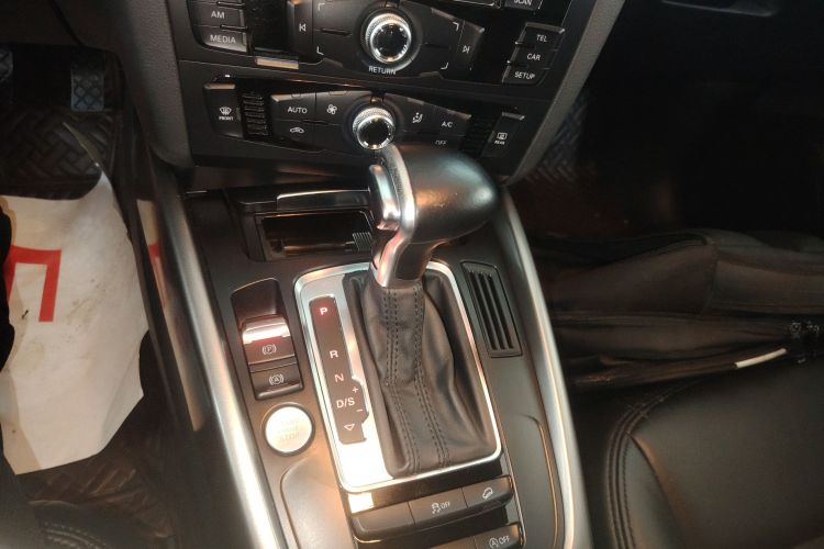 奥迪Q5 2016款 40 TFSI 进取型中控内饰18