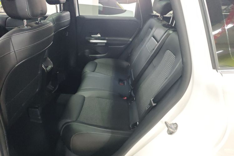 奔驰B级 2020款 B 200 动感型中控内饰7004