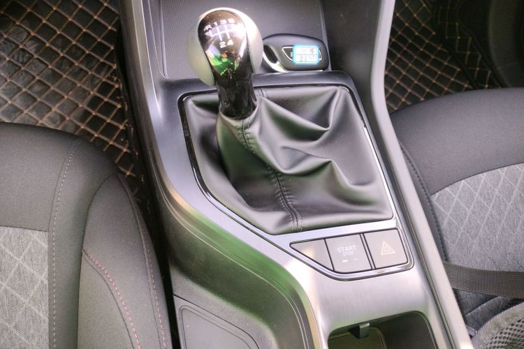 荣威i5 2023款 1.5L 手动舒享版中控内饰18