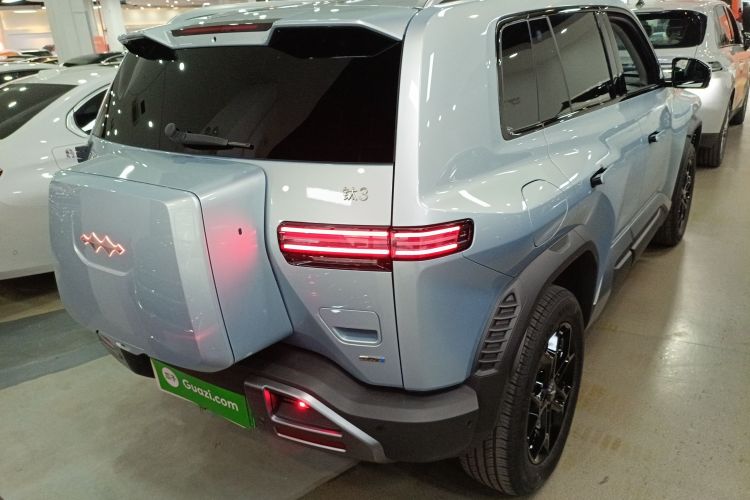 方程豹 钛3 2025款 501KM 后驱智驾Max版车身外观6005