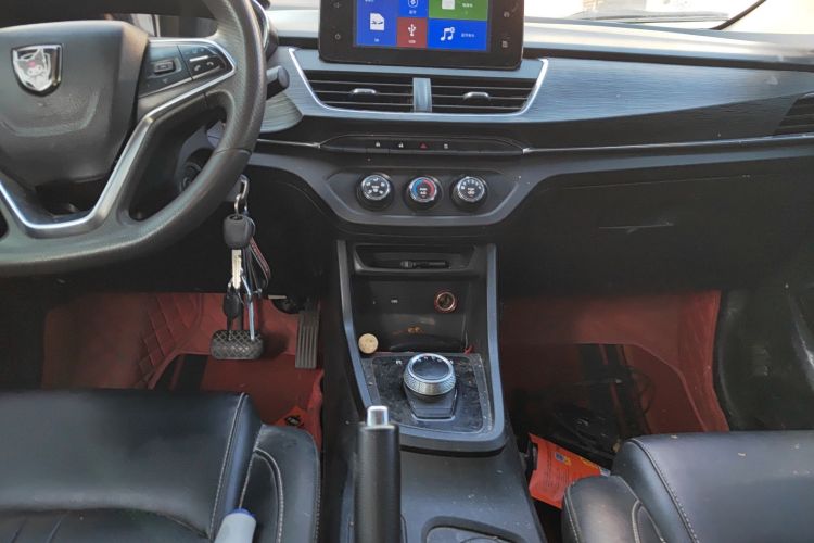 宝骏360 2018款 1.5L 自动精英型 国V中控内饰16