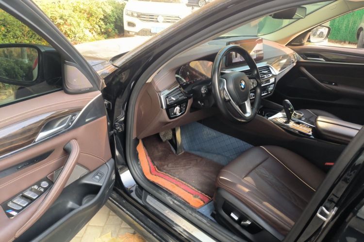 宝马5系 2022款 改款 530Li 领先型 豪华套装中控内饰20