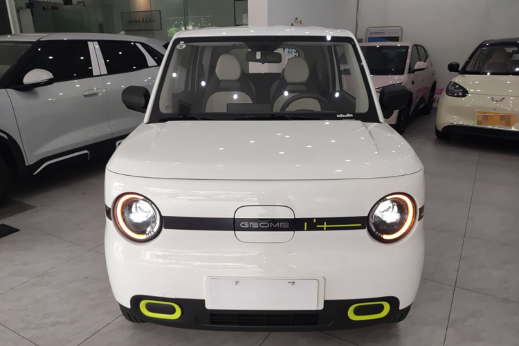 吉利银河 熊猫 2025款 210km 元气熊车身外观2