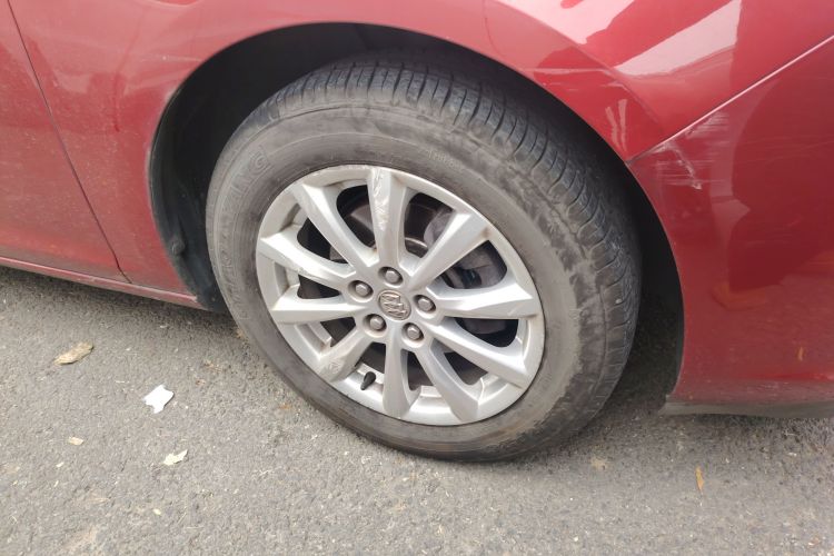 别克 英朗 2013款 GT 1.6L 自动时尚版车身外观10