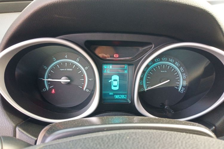 广汽传祺 传祺GS5 2012款 2.0L 手动两驱精英版中控内饰14