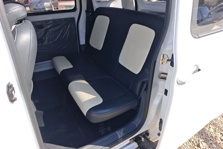 五菱汽车 五菱之光新能源 2025款 201km 舒适型中控内饰7004