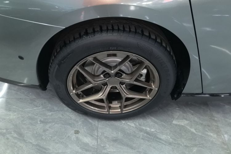 小鹏P7 2023款 P7i 702 Pro车身外观6008