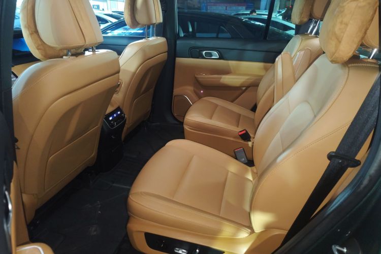 理想汽车 理想ONE 2021款 增程6座版中控内饰21