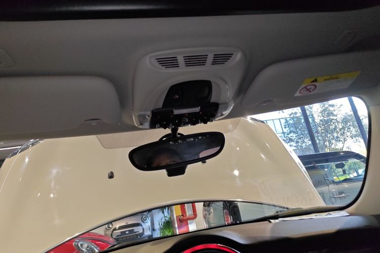 MINI 2021款 1.5T COOPER 艺术家 五门版中控内饰22