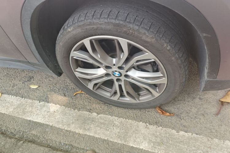 宝马X1 2019款 sDrive20Li 领先型车身外观6001