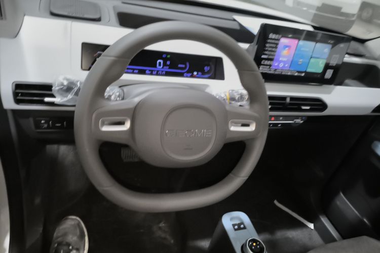 吉利银河 2024款 熊猫mini 200km 耐力熊中控内饰13