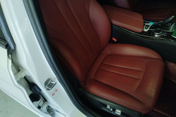 宝马5系 2018款 改款 530Li 领先型 M运动套装局部细节41