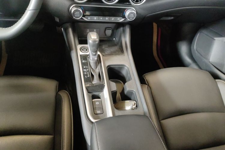 日产 轩逸 2023款 1.6L CVT悦享版中控内饰18