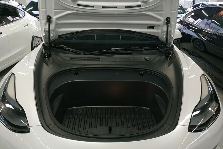 特斯拉 Model 3 2022款 后轮驱动版机舱底盘24